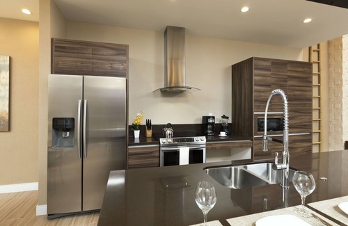 Florida Central Atlantic Coast Villa | 5 Miles to Disney/Gorgeous Home/Wi-Fi/Parking/BBQ Grill/Family Friendly