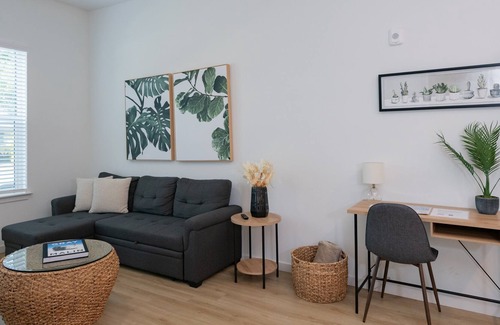 North Hyde Park Apartment | 5 min Downtown/Hyde Park/UT 5-Star