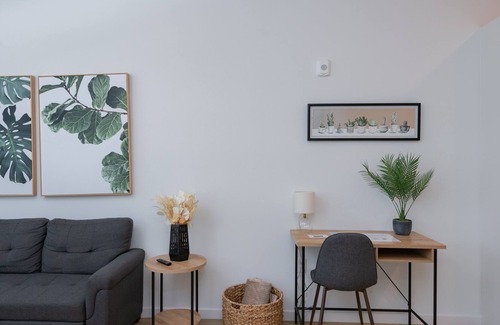 North Hyde Park Apartment | 5 min Downtown/Hyde Park/UT 5-Star