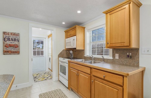 Naples Park House | 5 min to Beaches, Available March 2026 28 nt min. Beach Pass Incl!nnn