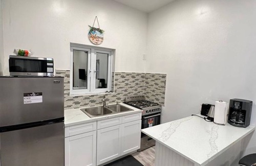 Great Exuma Cottage | 5 min walk or rent a bike to Turtle Beach
