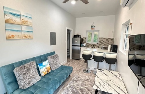 Great Exuma Cottage | 5 min walk or rent a bike to Turtle Beach
