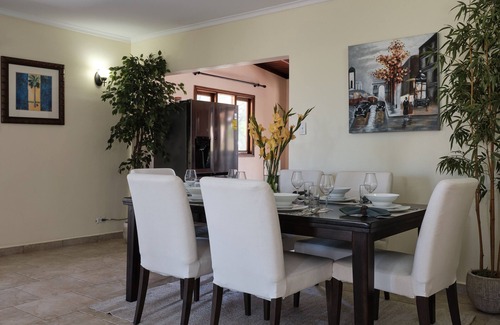 Sero Colorado Villa | 5 Min walk to Baby Beach! - Secluded Villa