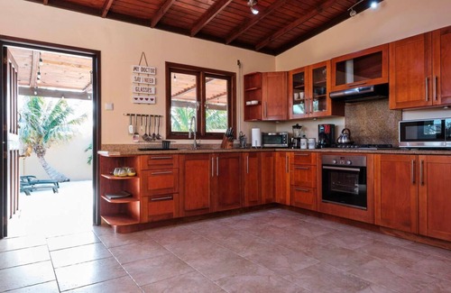 Sero Colorado Villa | 5 Min walk to Baby Beach! - Secluded Villa