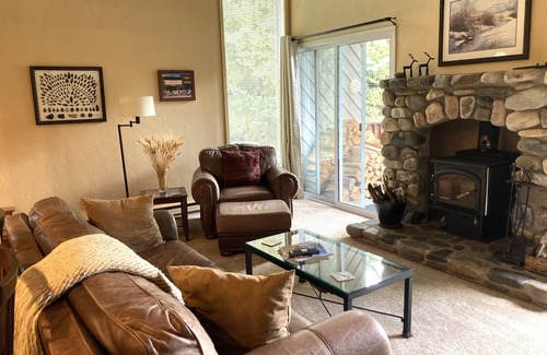 Ketchum Condo | 5 min walk to Baldy/Private Ski Locker, Steps to Bike/XC Path, Hot Tub & Pool
