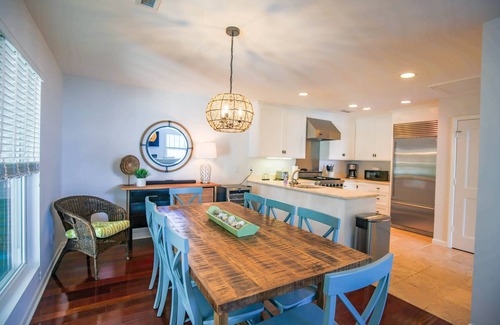 Isle of Palms House | 5 Min. Walk to Beach! Happy & Playful Beach Retreat w/Renovated, Top of the Line Kitchen & Sunroom