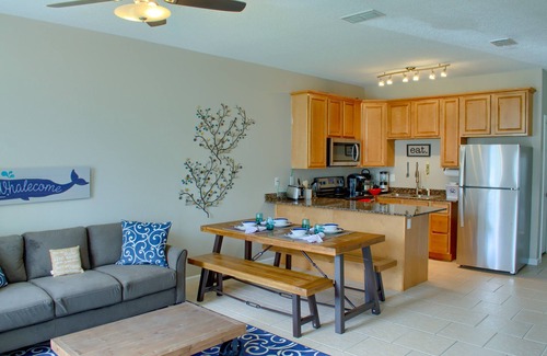 Gulfport House | 5 min walk to BEACH (1 block). Newly RENOVATED Spacious 3Beds 3Baths
