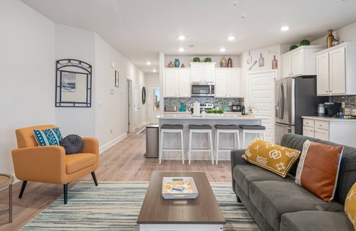 Port St. Joe House | 5-min Walk to Beach! Mother in law suite included* Steps to Pool & Pets Friendly