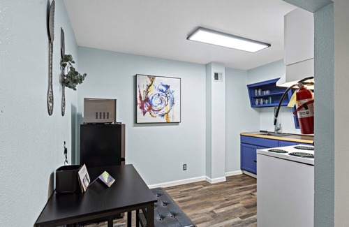 North Star Apartment | 5 Min walk to restaurants/cafes, 8 min drive to airport, 10 min walk to trails.