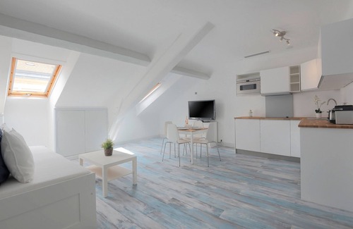 Cannes City Centre Apartment | 5 min walk to the sea, the Croisette and the Palais des Festivals