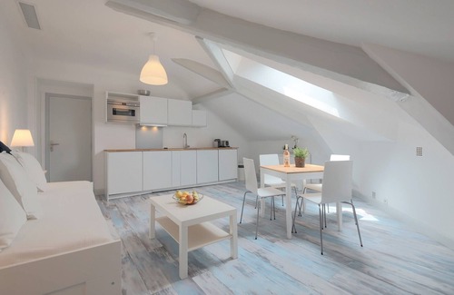 Cannes City Centre Apartment | 5 min walk to the sea, the Croisette and the Palais des Festivals