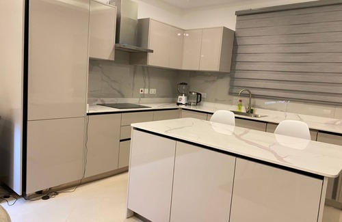 Cantonments Apartment | . 5 mins away from restaurants, supermarkets, and 10 mins away from the airport.