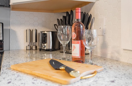 Mebane Apartment | 5 mins fr Downtown Mebane + Parking