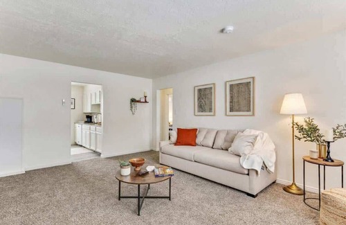 Bountiful Apartment | 5 Mins off i15, Pickle Ball Courts Close By!
