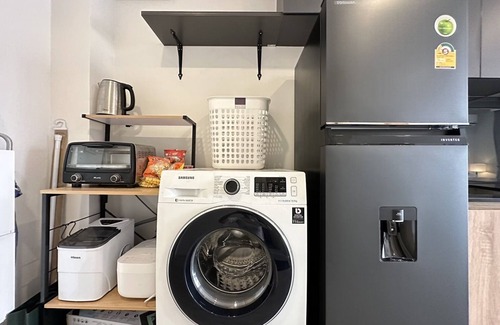 Yan Nawa Apartment | 5 mins to BTS Surasak Family 2Bedrooms 2BR w/Pool/Gym/Wi-fi@Sathornn