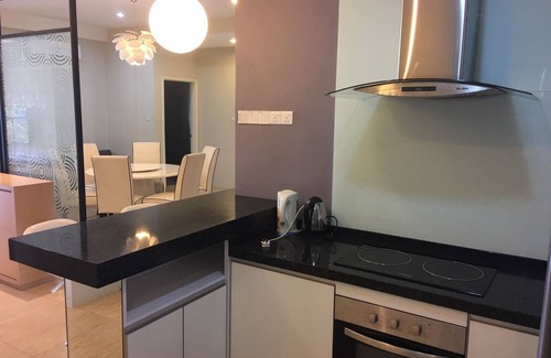 Tanjung Bungah Condo | 5 mins to batu ferringhi beach family condo with great view