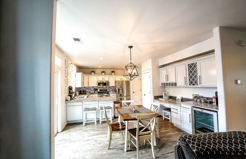 Southwest Bend House | 5 Minute Drive to Downtown Bend, Dog Friendly