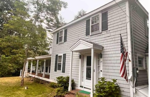 Truro House | 5 minute drive to Ocean and Bay beaches! 5+ bedroom Cape Colonial.