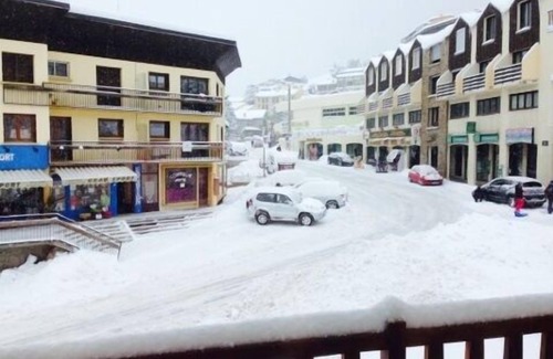 Font-Romeu-Odeillo-Via Apartment | 5-minute walk from the gondolas, bright T3, sleeps 8, free wifi.