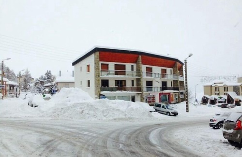 Font-Romeu-Odeillo-Via Apartment | 5-minute walk from the gondolas, bright T3, sleeps 8, free wifi.