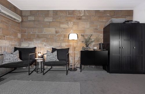 Warrnambool Cottage | 5 Minute walk into the CBD near shops, restraunts and bars.