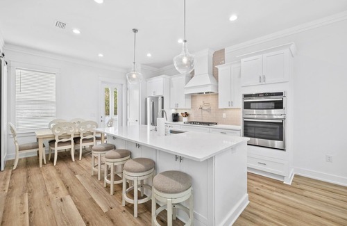 Santa Rosa Beach House | 5 minute walk to Beach - Pool - Families! Bikes!