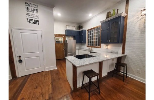 North Birmingham House | 5 Minutes away from Protective stadium & Top Golf!