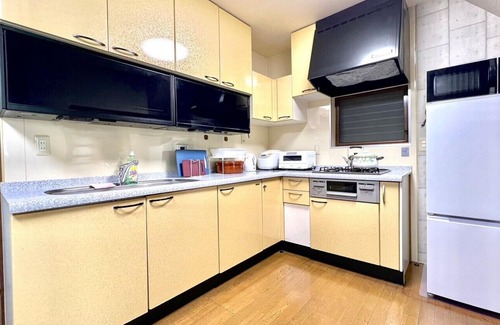 Tennoji House | 5 minutes by train from Shinsaibashi and within walking distance of Osaka Castle! 2 story house for rent, Japanese style house, Japanese style room, family oriented, max. 10 people