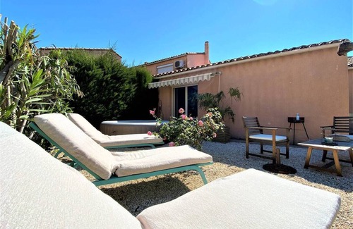 Canet-en-Roussillon House | 5 minutes from the beach, quiet renovated house with wifi, air conditioning and jaccuzi