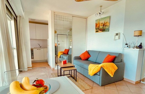 French Riviera Apartment | 5 minutes from Monaco! Studio with stunning sea view, beach access and train.