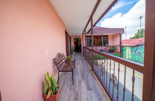 Santa Elena House | 5 Minutes from Santa Elena Downtown! Ideal for families, couples, and friends.