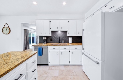 Tulsa House | 5 minutes to St. Francis Hospital Central Great for families
