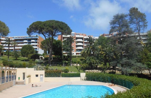 La Bocca Nord Apartment | 5 mm from the sea! Luxury air-conditioned accommodation, sea view, swimming pool, tennis court.