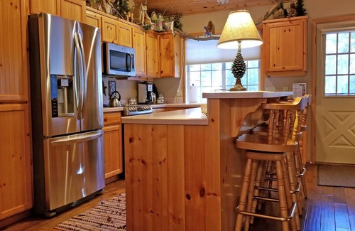 Deer Park House | 5 Modoc-Sunriver, Oregon: Hot Tub, BBQ, WiFi, SHARC Aquatics, Tubing Hill, Mt. Bachelor, Golf, Deschutes River, Tennis, Bike Paths