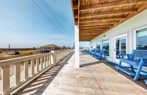 Crystal Beach House | 5 More Minutes