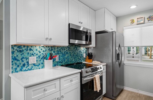 Key Allegro Condo | 5 O'clock Somewhere | Pet Friendly, Boat Slip