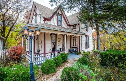 Eureka Springs Historic District Bed & Breakfast | 5 Ojo Inn Bed and Breakfast