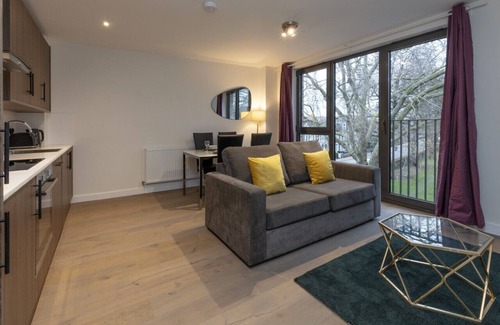 Harringay Apartment | 5 Parkview - Lauren Suite