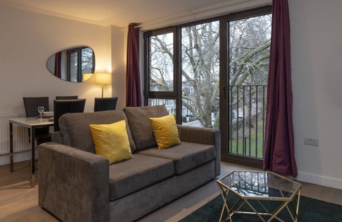 Harringay Apartment | 5 Parkview - Lauren Suite