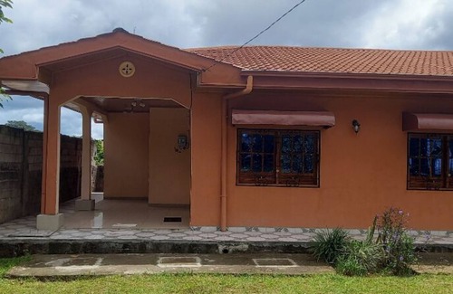 Ebolowa Apartment | 5-person apartment