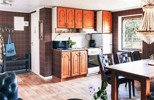 Frillesas House | 5 person holiday home in STRÅVALLA