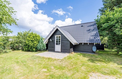 Skaven Strand House | 5 person holiday home in Tarm