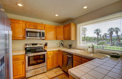 St. George Condo | 5 pools and tons of activities | Las Palmas Family Resort Condo | Great Value | Fast Wifi | #1508