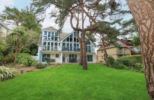Sandbanks House | 5 Red Sails