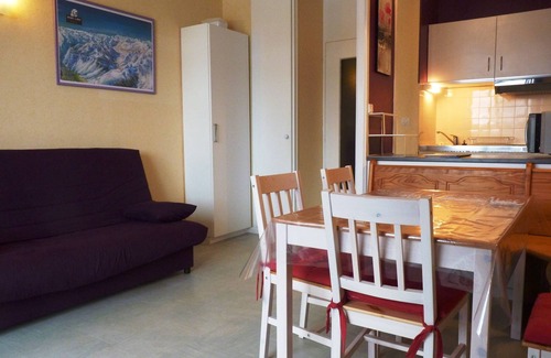 Pla d'Adet Apartment | 5-seater apartment with balcony at the foot of the WIFI slopes equipped with childcare