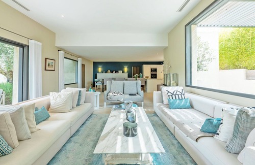 Les Restanques Villa | 5-star adorable property with modern and tasteful interior
