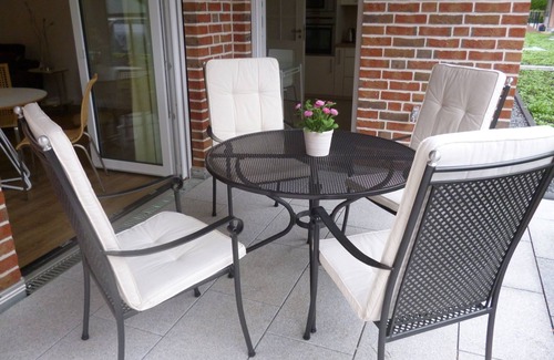 Vahrendorf Apartment | 5 star comfort-apartment, 85m²-new, 8 Pers., HH-Süd, forest and heath, child-friendly!