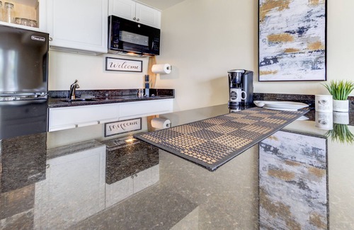 Wilmington Historic District Condo | 5-Star Downtown Riverview Condo w/Parking