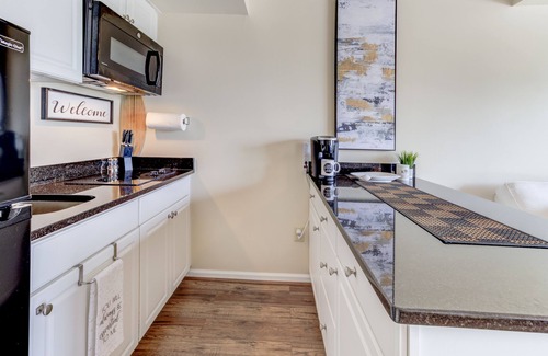 Wilmington Historic District Condo | 5-Star Downtown Riverview Condo w/Parking