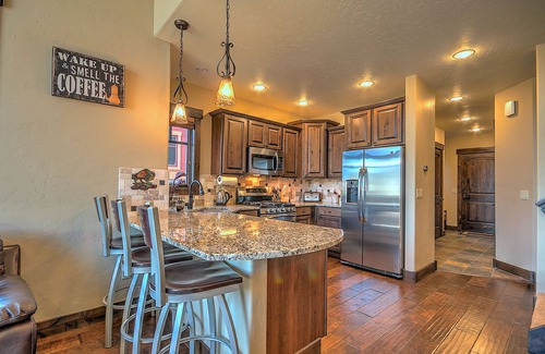 Frisco House | 5-Star Finishings Townhome. Minutes from World Class Ski Resorts, Hot Tub